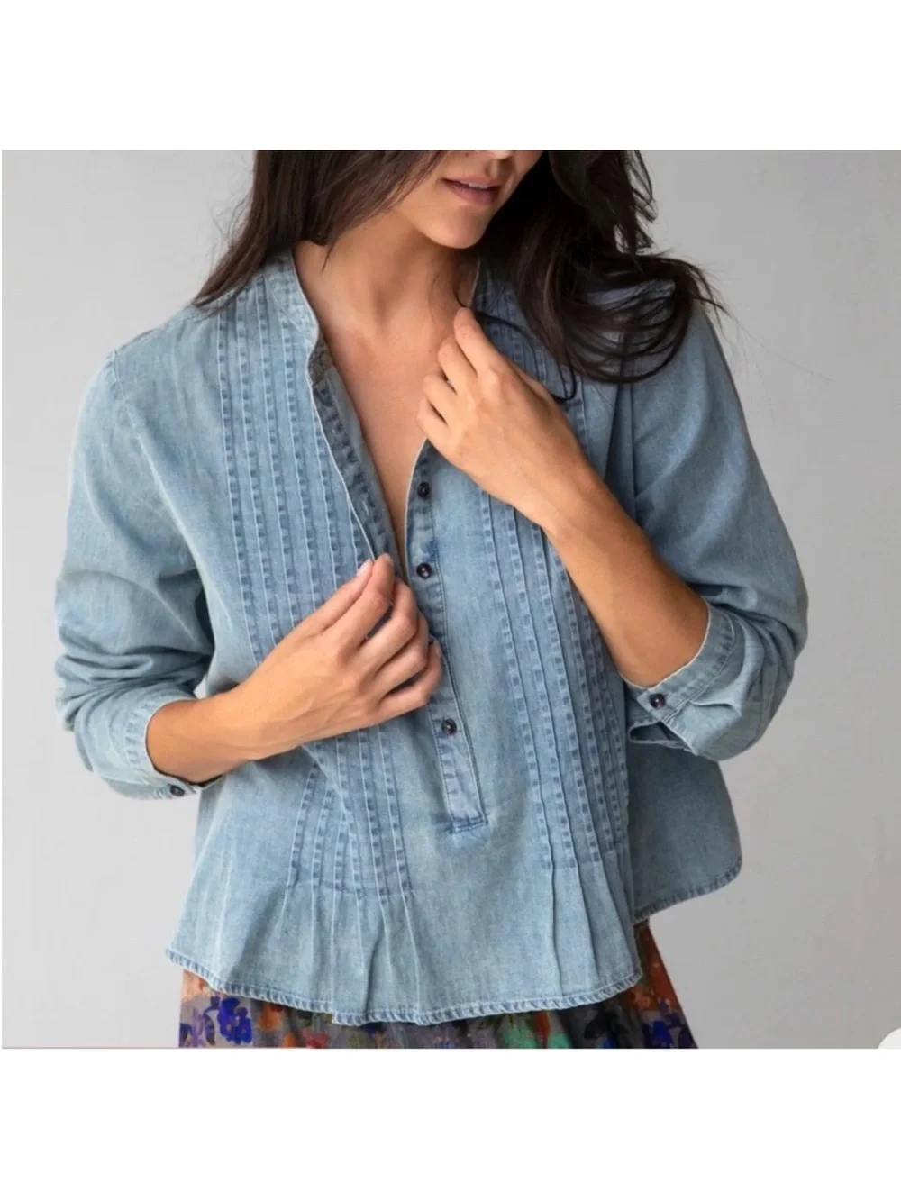 Natural Life Montana Chambray Denim Popover Button Pintuck Top M
